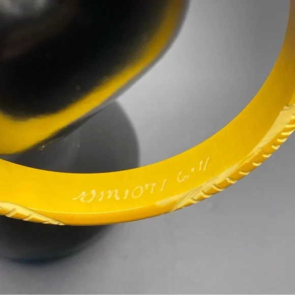 Vintage Bakelite Bangle Bracelet Carved Pattern Butterscotch 16.21 gm
